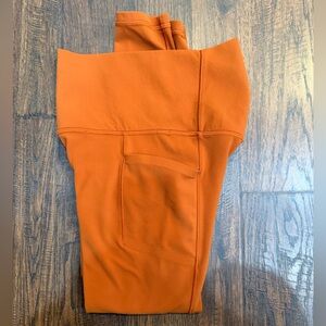 Athleta Salutation Stash Pocket II 7/8 Tight